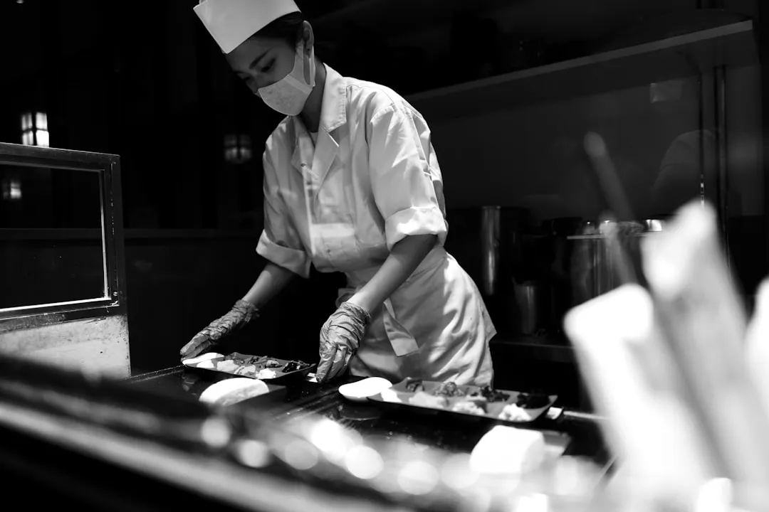 重庆美容院美容床选购指南：从材质到功能的全方位解析